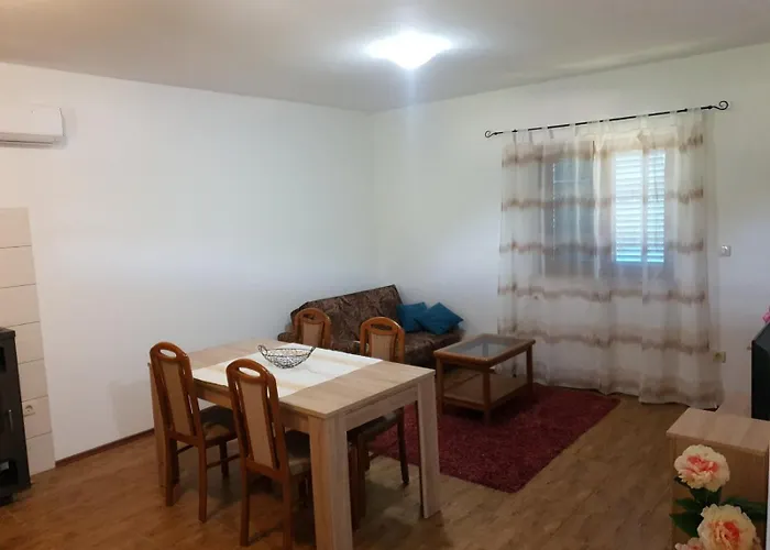 Apartment And Rooms Hacienda Stelio
